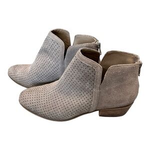 Susina Kyle-Lea Perforated Heeled Suede Ankle Boots Tan/Gray Women’s Size 8.5